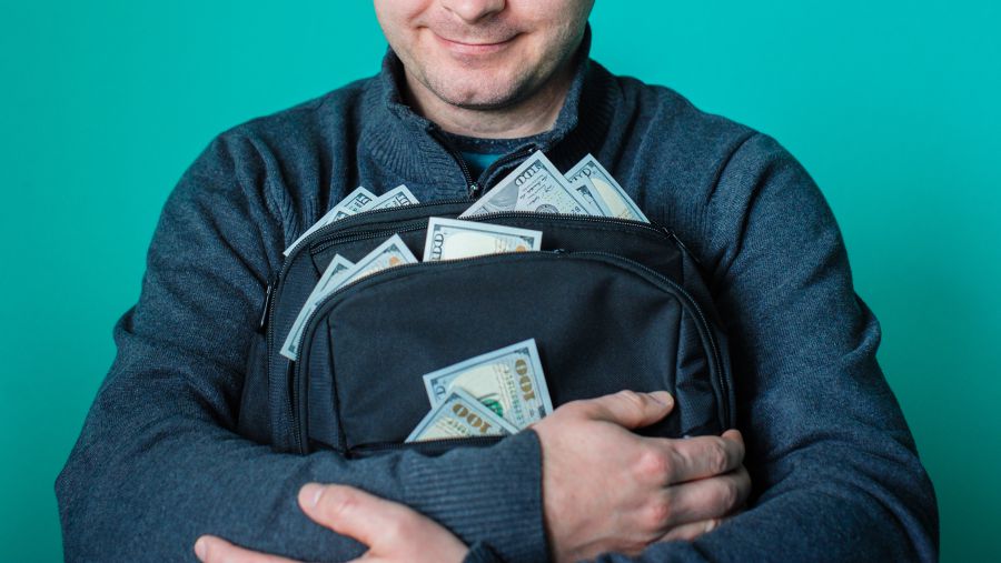 Жінка здійснила перерахунок у сумі понад 18 тисяч гривень