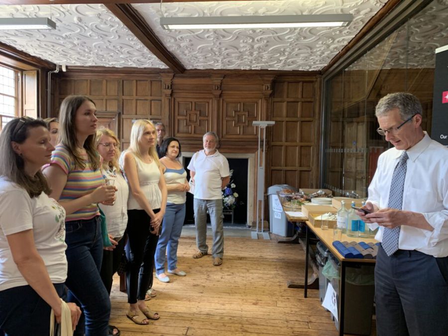 Ця взаємодія сприяє обміну знаннями, взаємному вдосконаленню та розширенню можливостей для обох сторін.