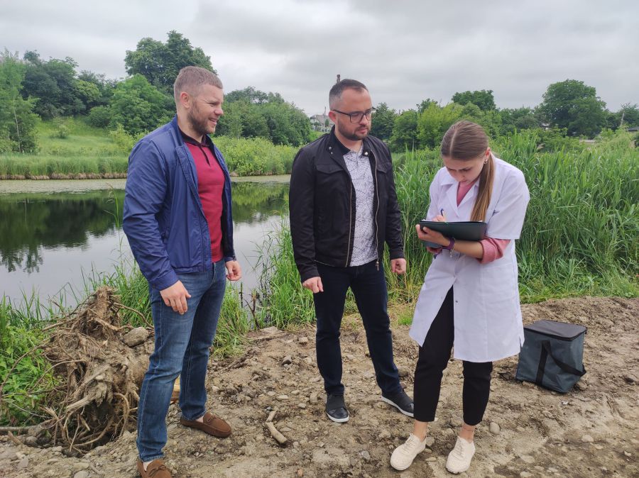 Фото: Тетяна Кіндюх. Назабаром стануть відомі результати проб якості водойми