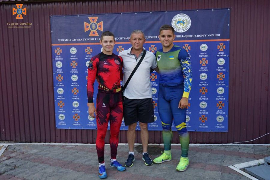 Любов до спорту їм привив батько - Павло Блонський, який також працює в Службі порятунку вже 30 років.