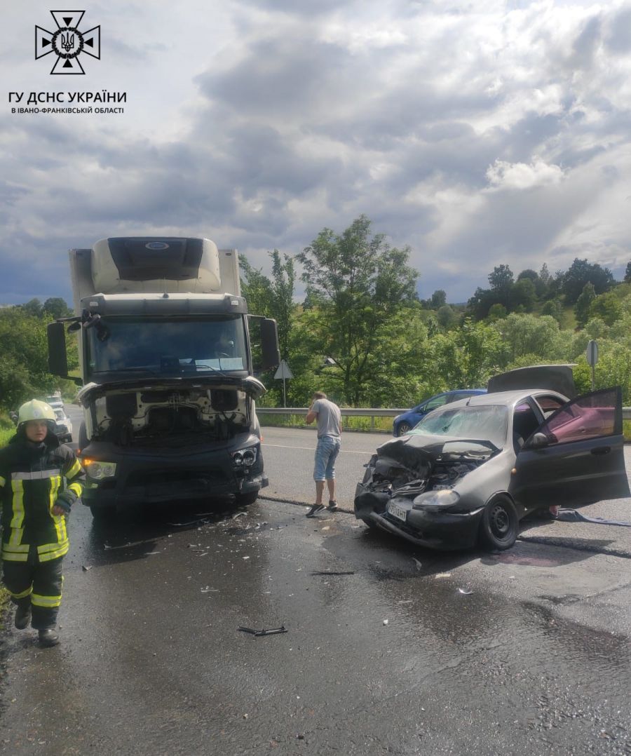 Постраждалих транспортували до лікувального закладу