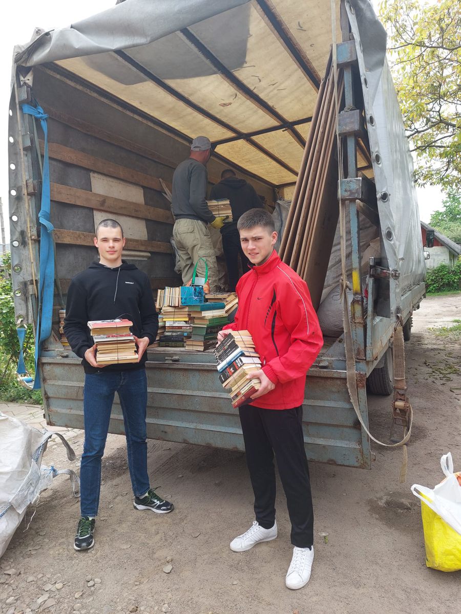 Під час акції було зібрано більше три тисячі кілограмів книг.