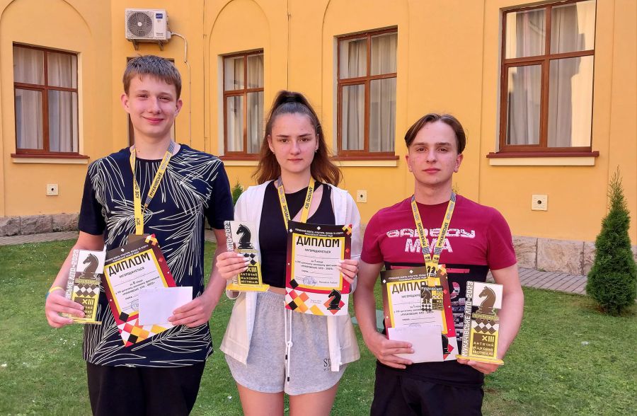 В основному турнірі з класичної гри в шахи шахісти з Прикарпаття завоювала одразу три медалі