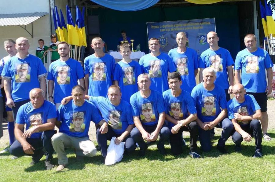 Віддати шану Герою України сьогодні зібралися всі, хто його знав та любив