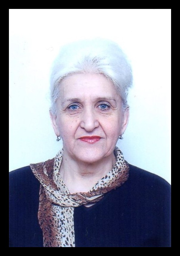 Любов Василівна у 1993 році отримала звання доцента.