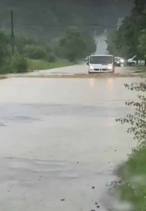 Так виглядала дорога до Калуської ЦРЛ 7 липня 2023 року