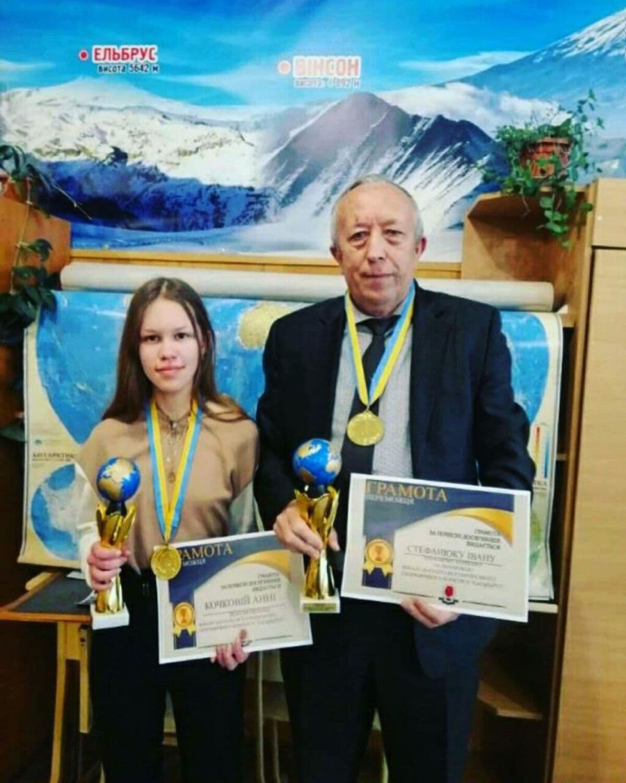 Анна Кочкова та Іван Стефанюк завоювали вершини географічних турнірів.