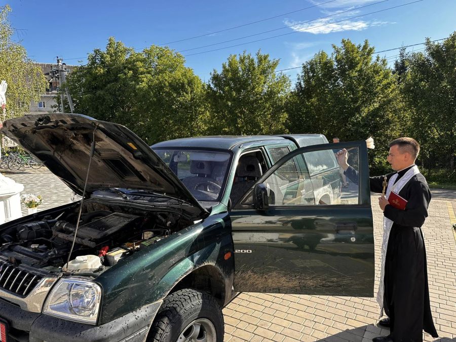 До збору на авто долучились люди з Чехії.