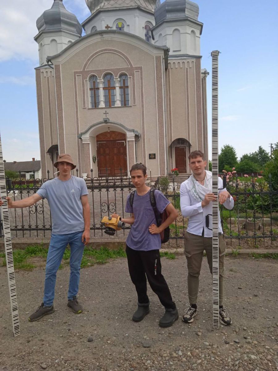 Студенти зробили  заміри абсолютних відміток поверхні озера Домбровського кар’єру.