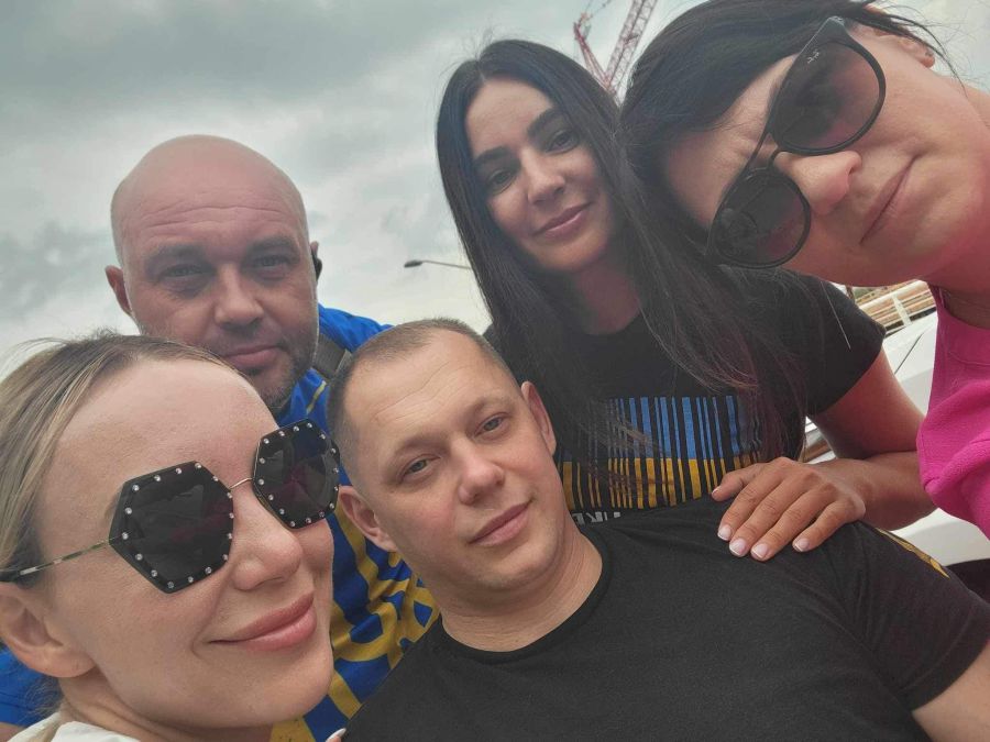 Олег Івахнюк за дев'ять років після поранення переніс понад 50 операцій і знову стає на ноги