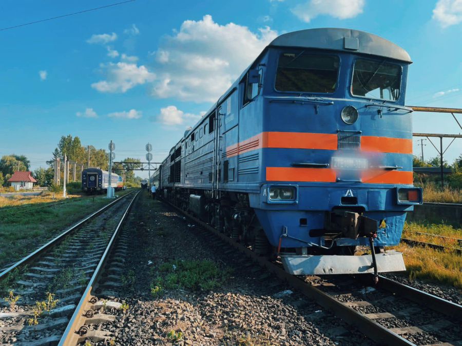 Обставини наїзду поїзда на чоловіка встановлюють поліцейські.