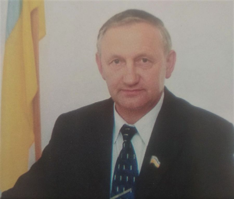 Василь Прокопів був депутатом Калуської районної ради з 1990 року по 2015 рік