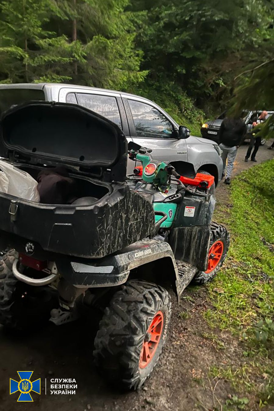 Військова контррозвідка СБУ затримала провідника та трьох ухилянтів поблизу гірського села Гринява