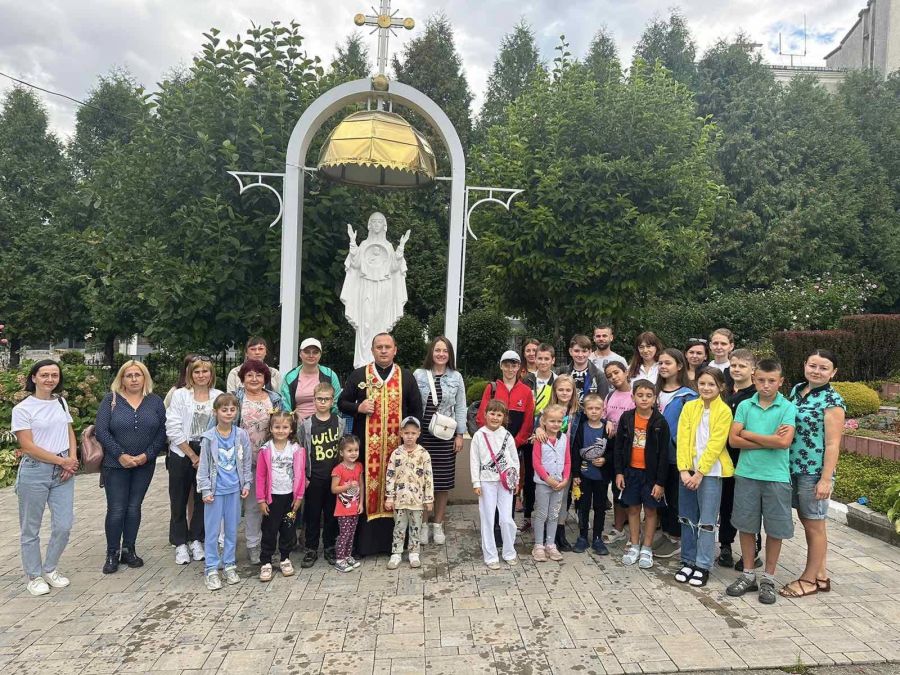 Парафіяни й учасники школи здійснили паломництво до Гошівської чудотворної ікони Божої Матері.