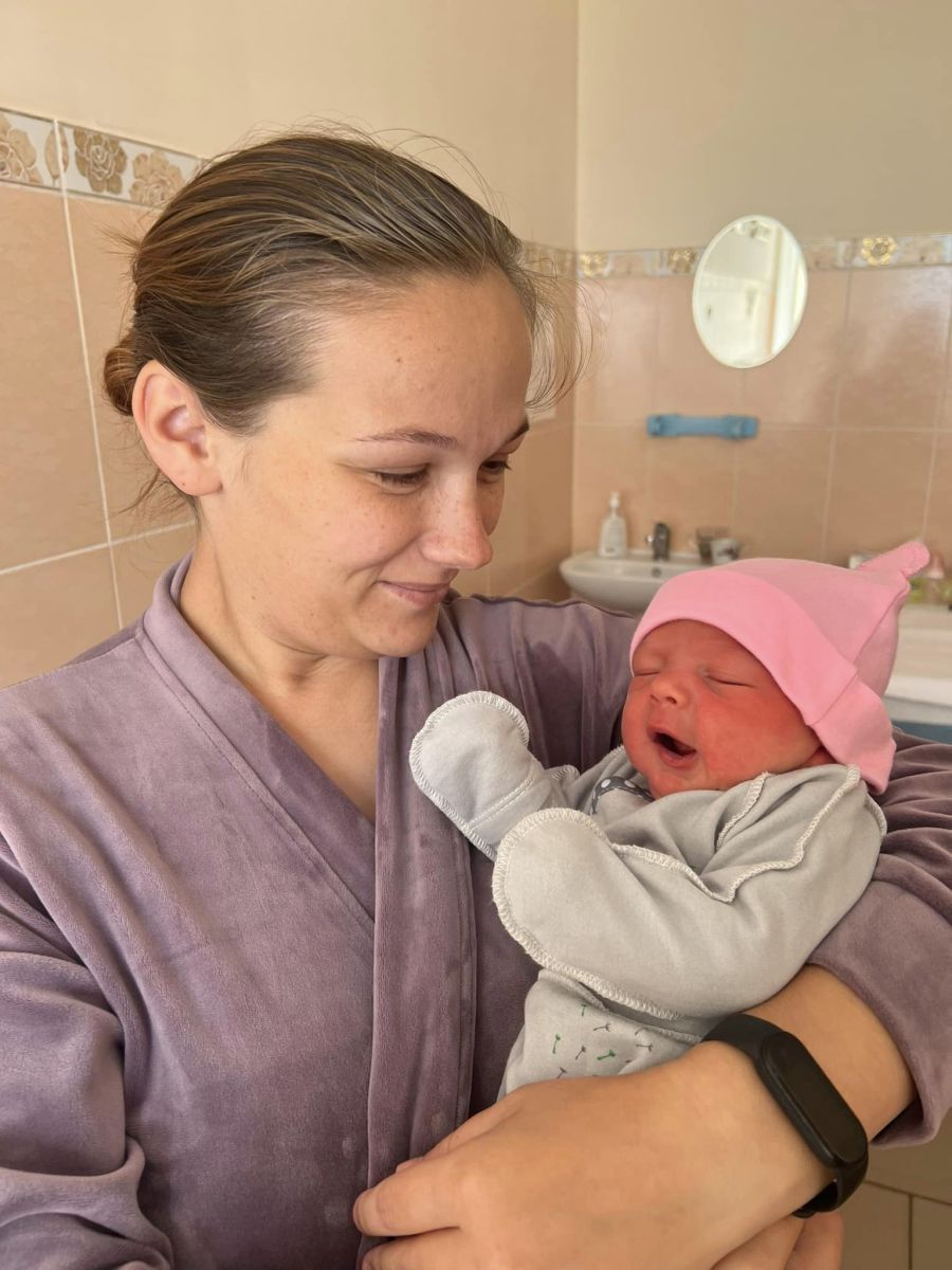 Анастасія Стрельнікова народила донечку вагою 3170 грамів