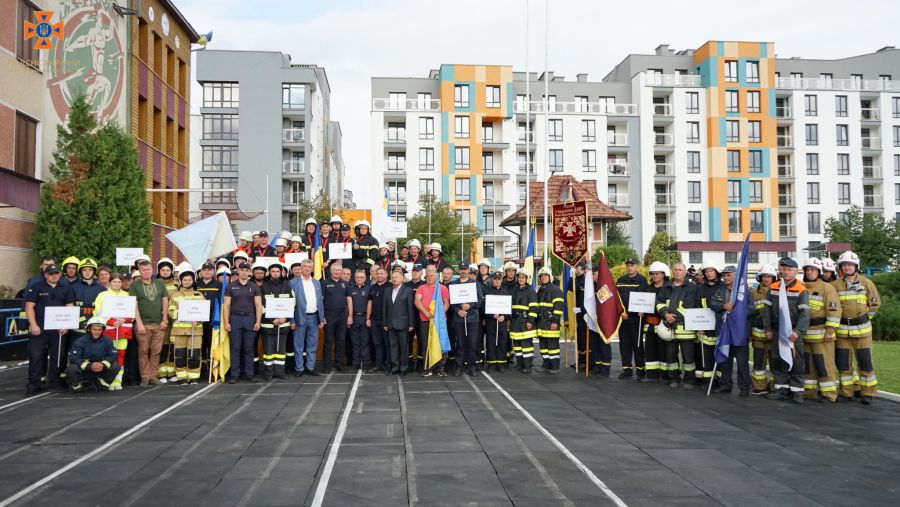 У змаганнях взяли участь як дорослі, так і діти.