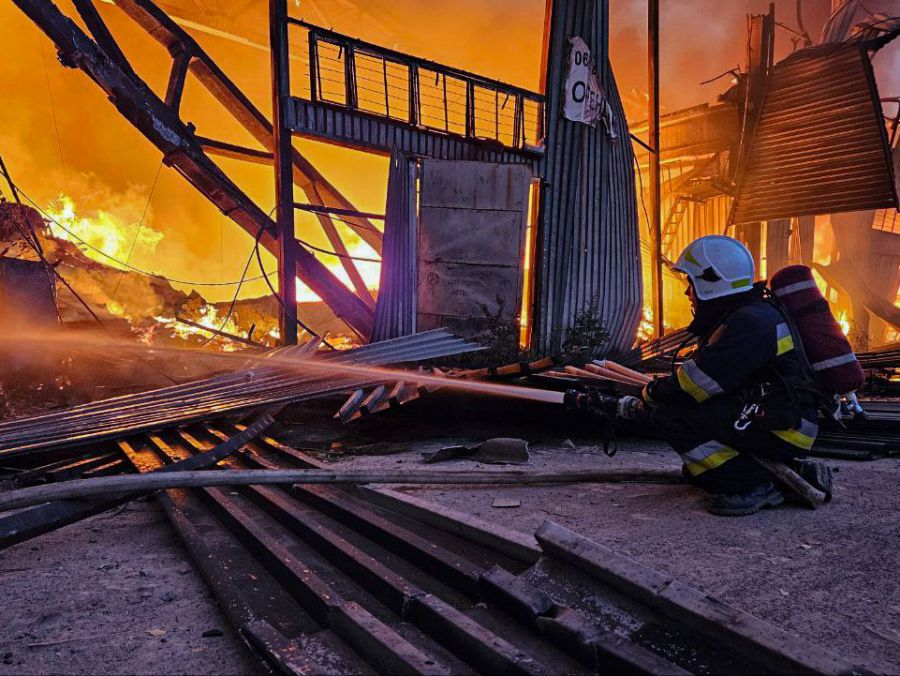 Ліквідація пожеж досі триває