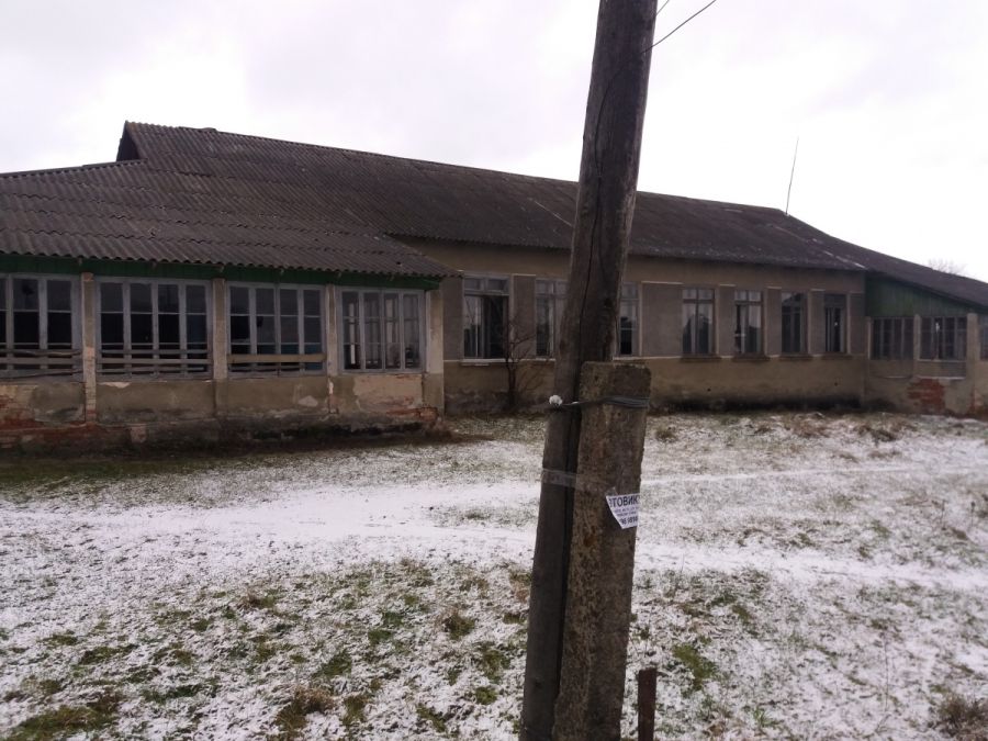 На аукціон будівлю знову виставлять за повною ціною — близько 968 тис. гривень. Фото: investkalush.if.ua