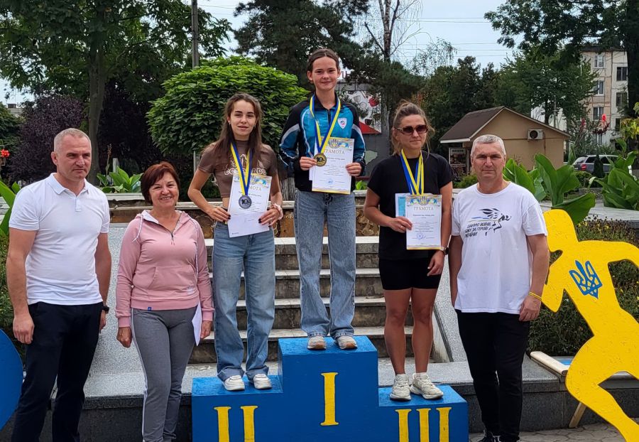 На дистанції 10 км перемогла, виборовши "золото", Ольга Єнкало