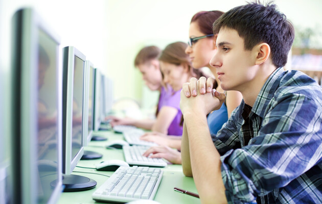 Ілюстроване фото. Для учасників тестування з чотирьох предметів відбуватимуться в один день