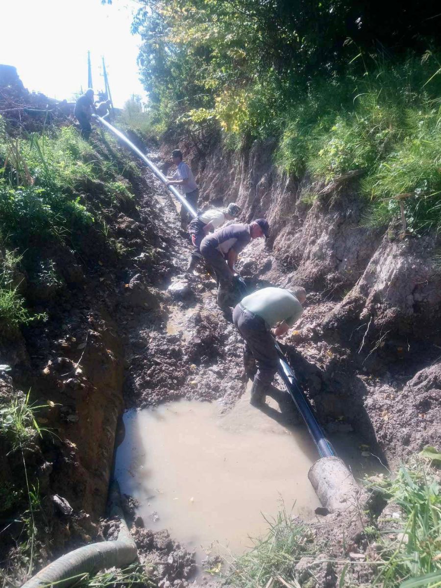 У Підгірках ремонтують водопровід. Фото: Калуська енергетична компанія