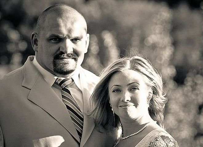 Пара у шлюбі народила та виховала двох дітей