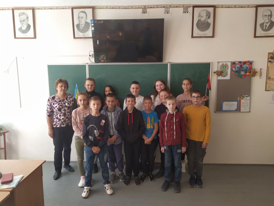 Завдяки гранту Кропивницька школа закупила чотири телевізори