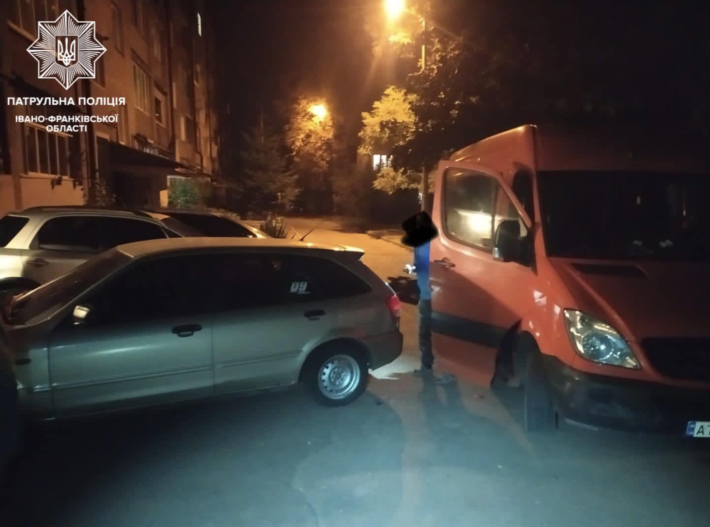 П'яний водій "Mercedes" допустив наїзд на припарковану "Mazda"