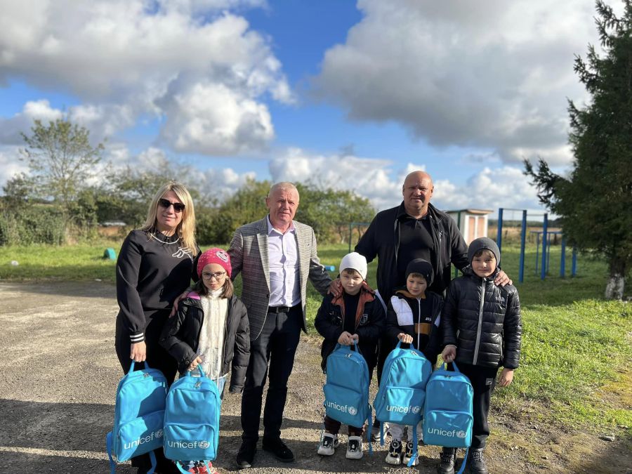 Допомогу отримали діти з родин вимушених переселенців та пільгових категорій