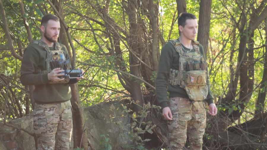 Бійці "Кобри" щоразу удосконалюють навички роботи з новими моделями безпілотників. Фото: "Суспільне"