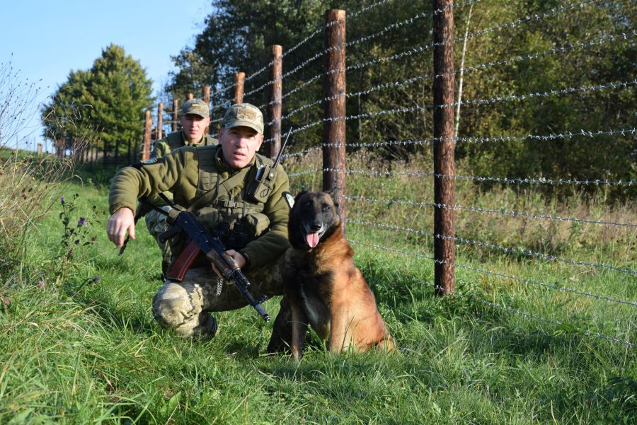Чак майже три роки патрулює ділянку українсько-польського кордону.