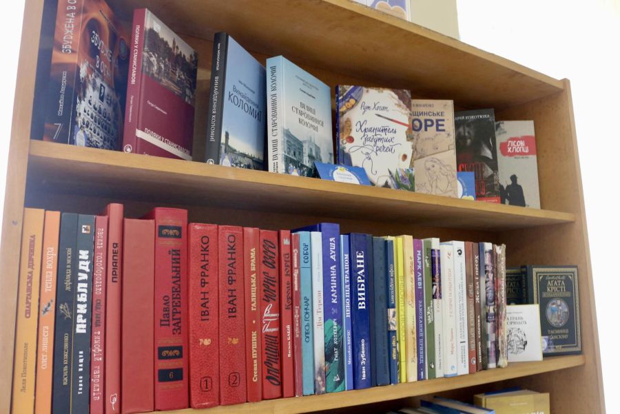 Українські видавництва поповнили військові бібліотеки.