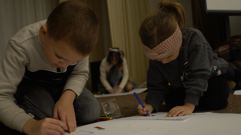 Малюнки переможців до Дня святого Миколая будуть оцифровані та стануть листівками