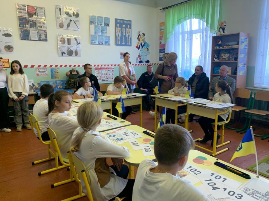 Учням розповіли про необхідність дотримання правил дорожнього руху.