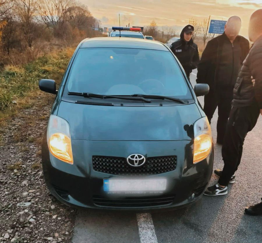 Поліціянти затримали нападника в селі Пійло на автомобілі «Toyota Yaris»