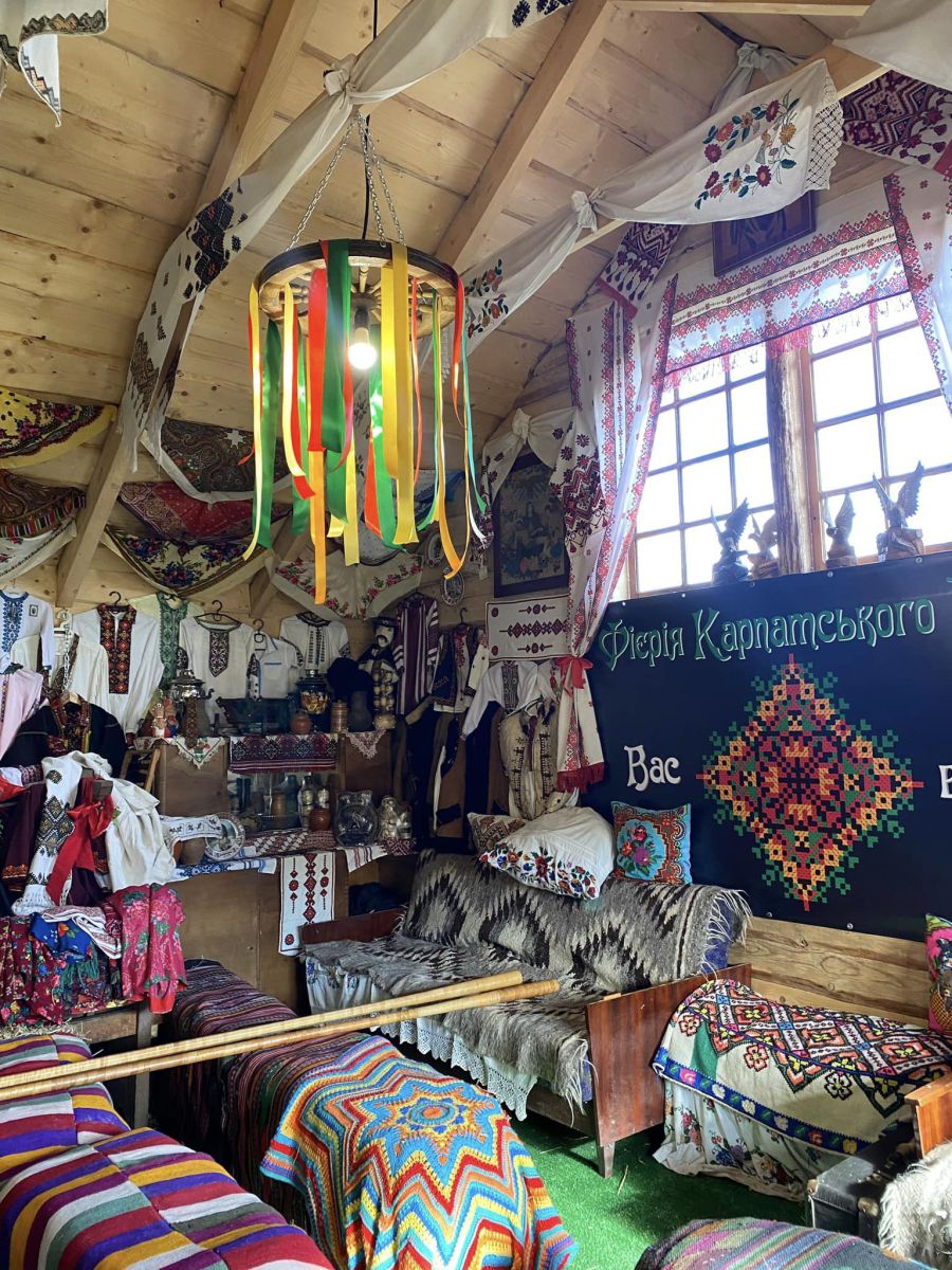 Одними з найцікавіших експонатів закладу є дві трембіти, які виготовили майстри з Верховинщини