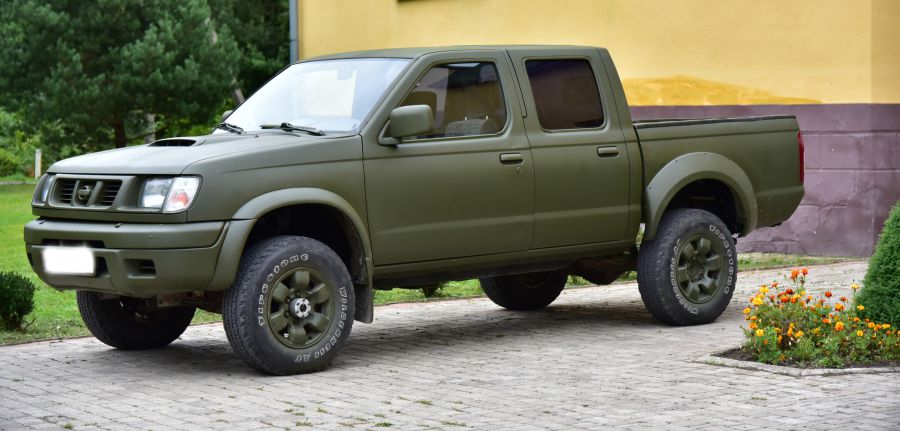 Ілюстроване фото. Авто та дрон з тепловізором вкрай необхідні нашим захисникам на передовій.