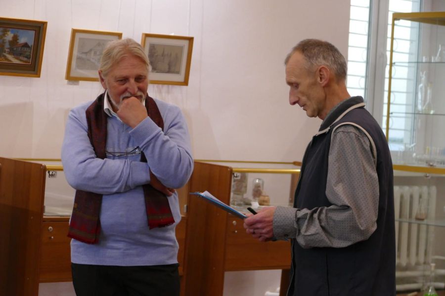 Микола Семеняк — майстер живопису і графічної мініатюри