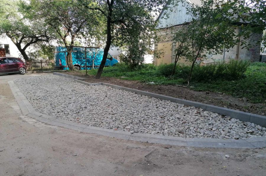 Щебеневі майданчики дешевші, а отже їх можна зробити більше