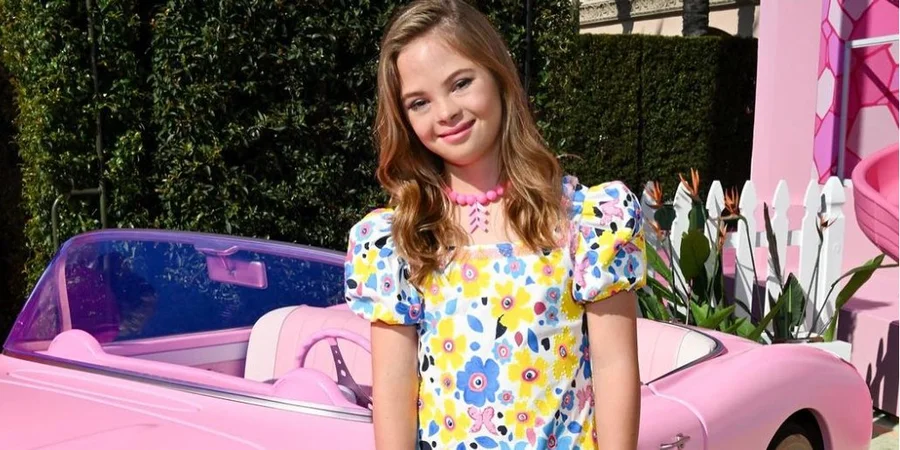 Софія активно підтримує інших сонячних дітей Америки та долучається до соціальних ініціатив.