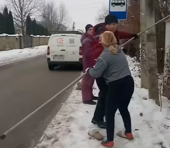 Конфлікт стався на одній із вулиць Драгомирчан. Фото: скриншот з відео