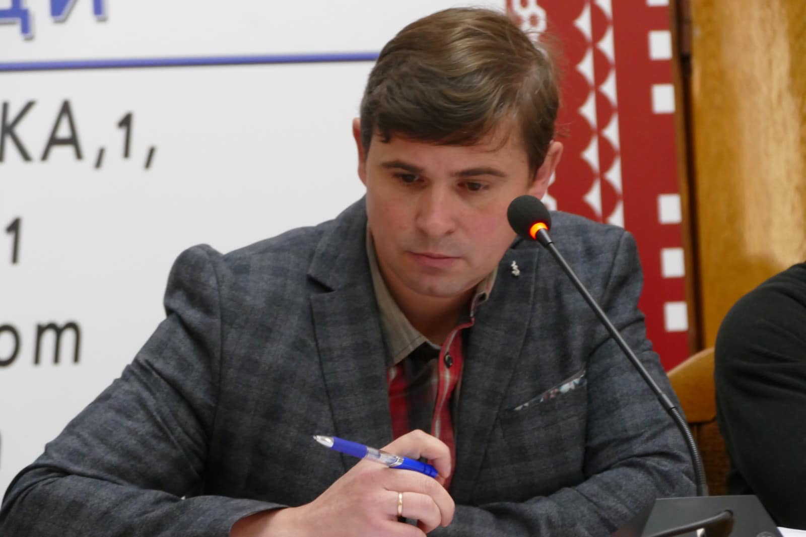 Андрію Найді пропонується виплачувати щомісячну премію в розмірі 100 відсотків посадового окладу. Фото: міська рада