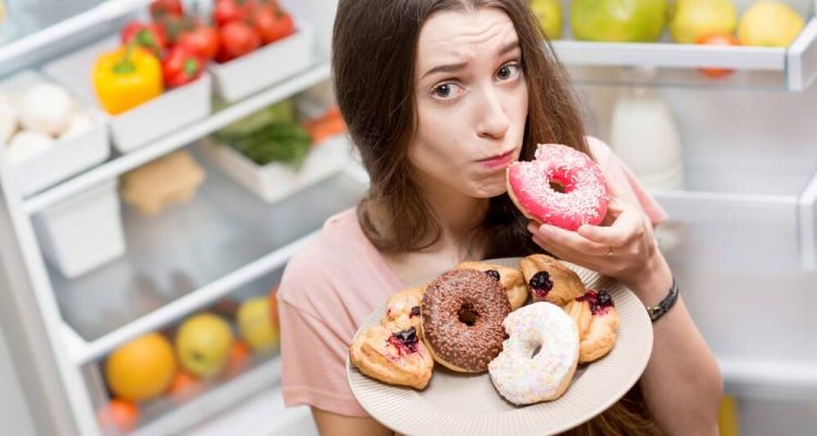 Ілюстративне фото. Потяг до жирної і солодкої їжі взимку то передусім наша еволюційна прошивка.