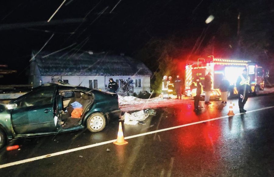 Поліцейські з’ясують усі обставини автопригоди