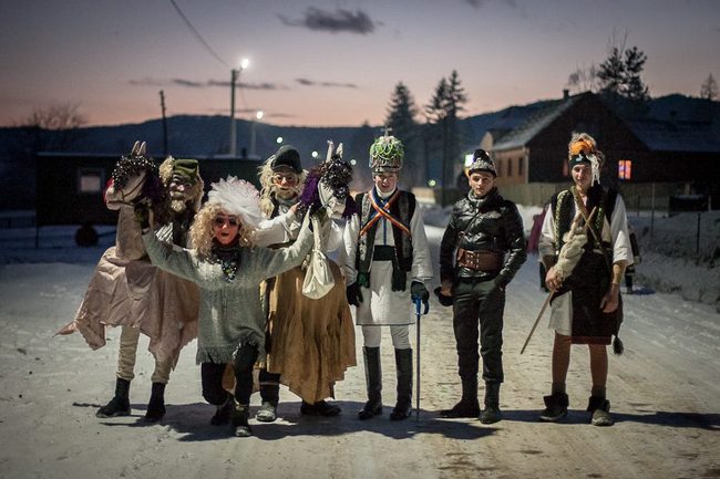 Ілюстроване фото. За часів християнства колядки виконували на Різдво, щоб прославити народження Ісуса Христа.