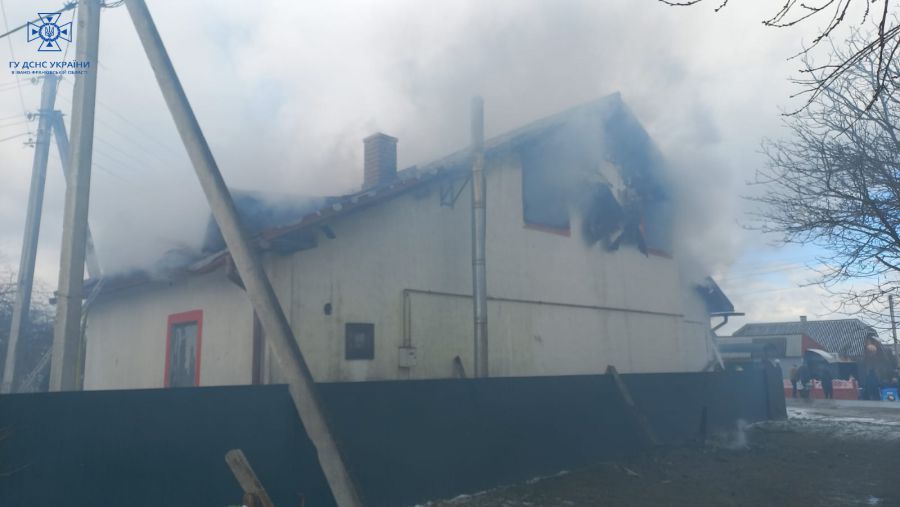 Постраждалих на пожежі немає.