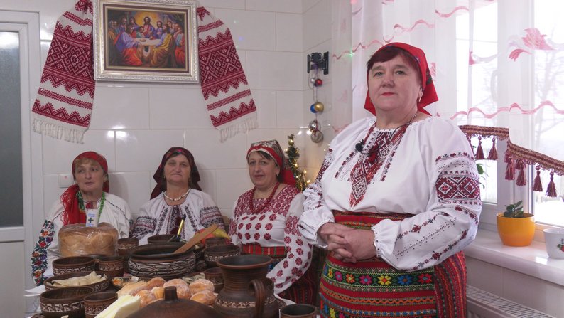 Окрім борщу з крепликами та куті, на Святвечір у Копачинцях готують тушковану капусту.