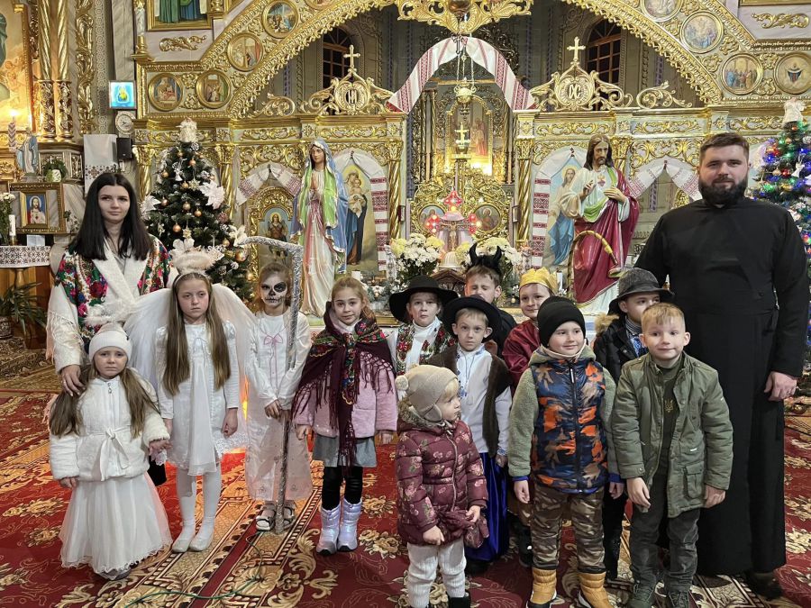 Діти памʼятають та шанують українські традиції