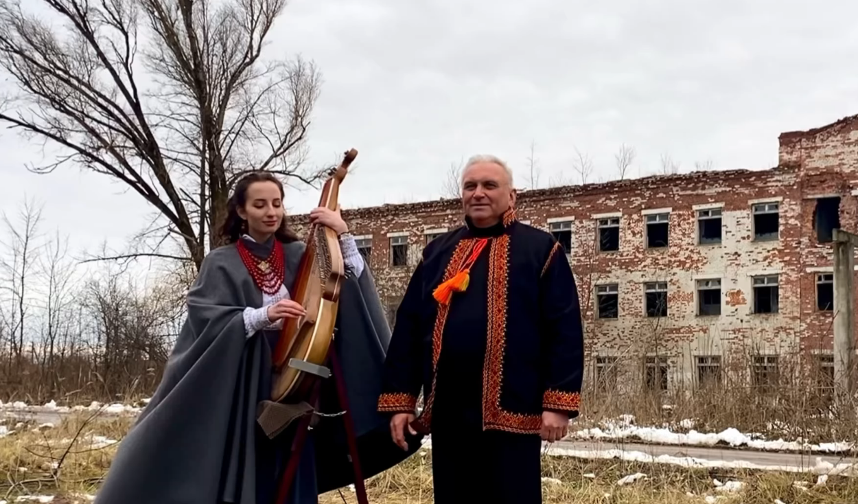 Роман Стадник разом з музиканткою Катериною Король зворушили слухачів чудовим виконанням коляди