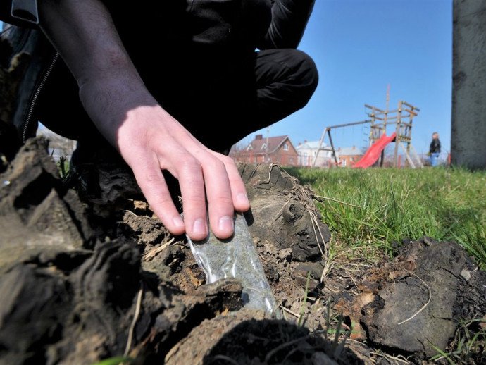 Ілюстроване фото. Амфетамін франківець мав забрати у вигляді "закладки" на території Ямницької громади